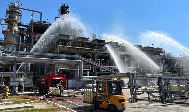 রাশিয়ার তেল শোধনাগারে হামলা