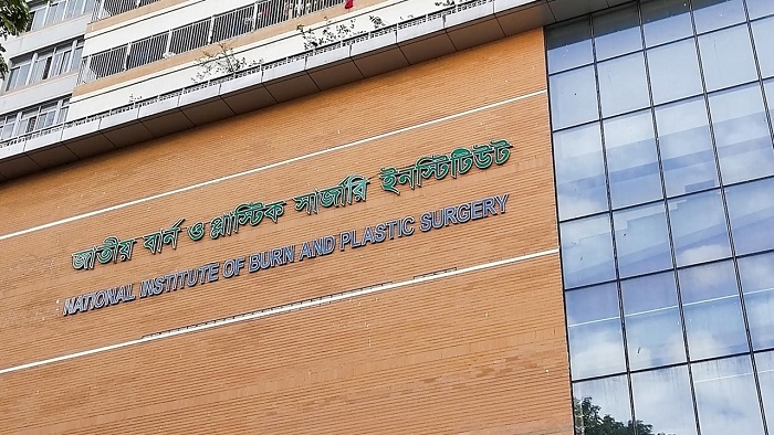 দাউদকান্দিতে গ্যাস সিলিন্ডার বিস্ফোরণ, একই পরিবারের ৪ জন দগ্ধ