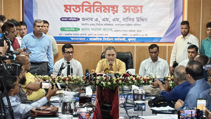 নির্বাচনে অস্ত্রের চেয়েও ভয়াবহ চ্যালেঞ্জ হতে পারে এআই: সিইসি