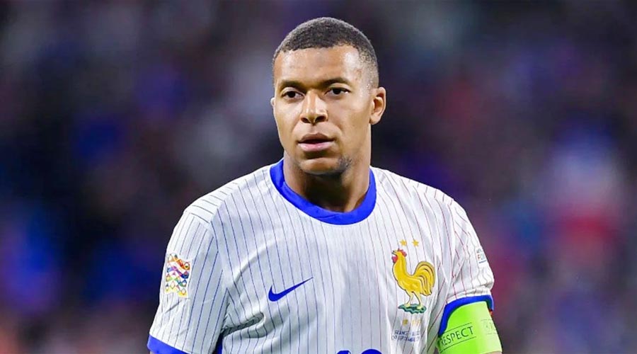 গোড়ালির চোটে জাতীয় দল ছাড়লেন এমবাপে