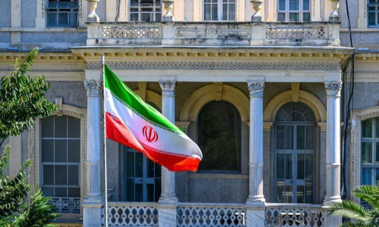 আজ থেকে ইরানে সব ব্যাংক পুরোদমে চালুর ঘোষণা