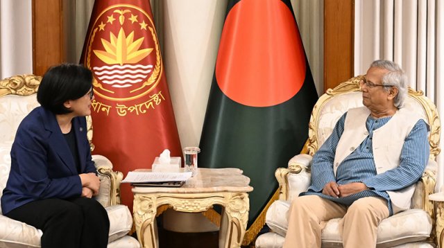 দক্ষিণ চীনের সঙ্গে রেল সংযোগ গড়ে তোলার আহ্বান প্রধান উপদেষ্টার