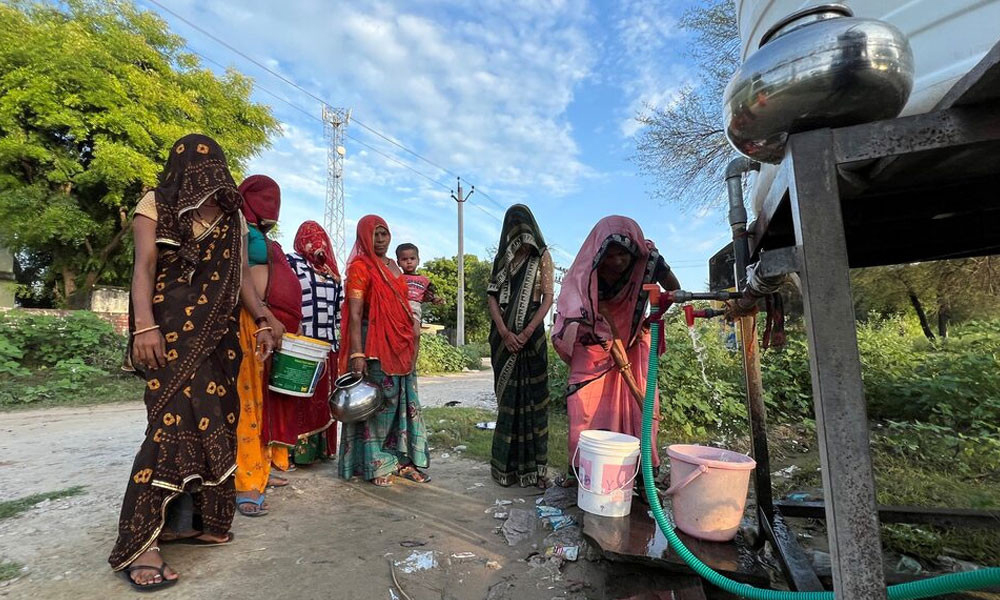 পানি সংকটে ভারতে বিঘ্নিত হচ্ছে নারীশিক্ষা
