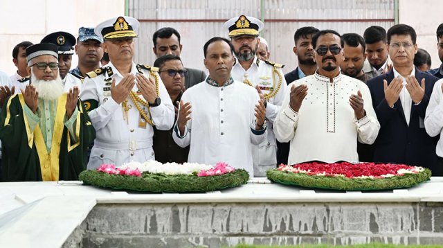 জিয়াউর রহমান ও খালেদা জিয়ার কবরে স্পিকার-ডেপুটি স্পিকারের শ্রদ্ধা