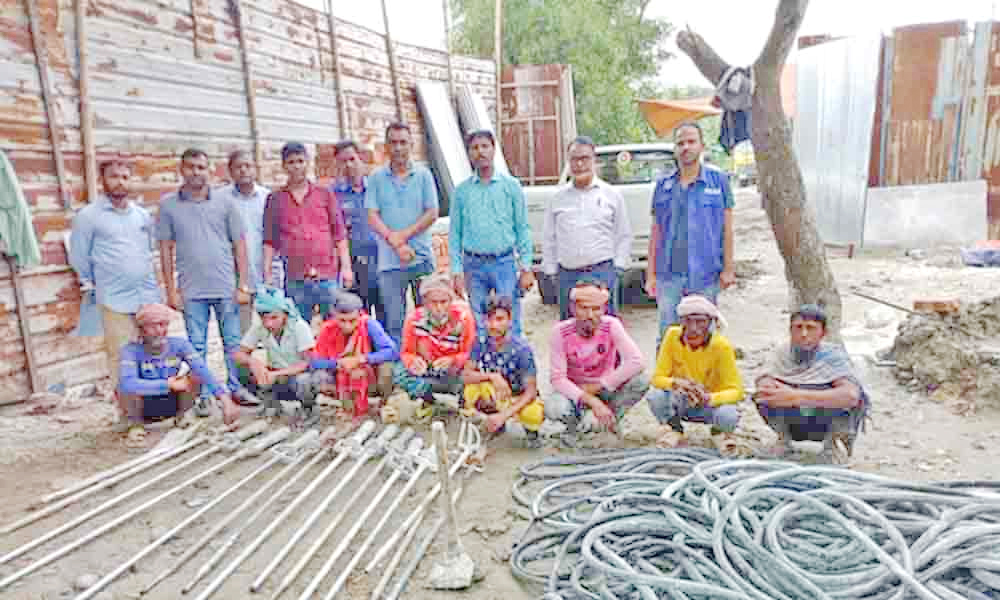 দাউদকান্দিতে অবৈধ চুন কারখানায় গ্যাস সংযোগ বিচ্ছিন্ন,আটজন গ্রেপ্তার
