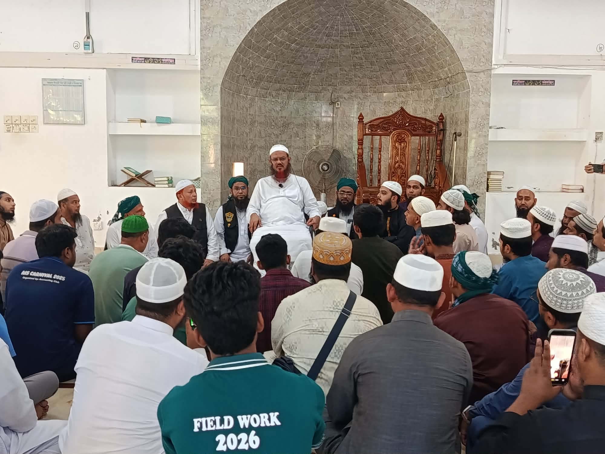 হঠাৎ কুমিল্লা বিশ্ববিদ্যালয়ে মুফতি সৈয়দ মুহাম্মাদ ফয়জুল করীম