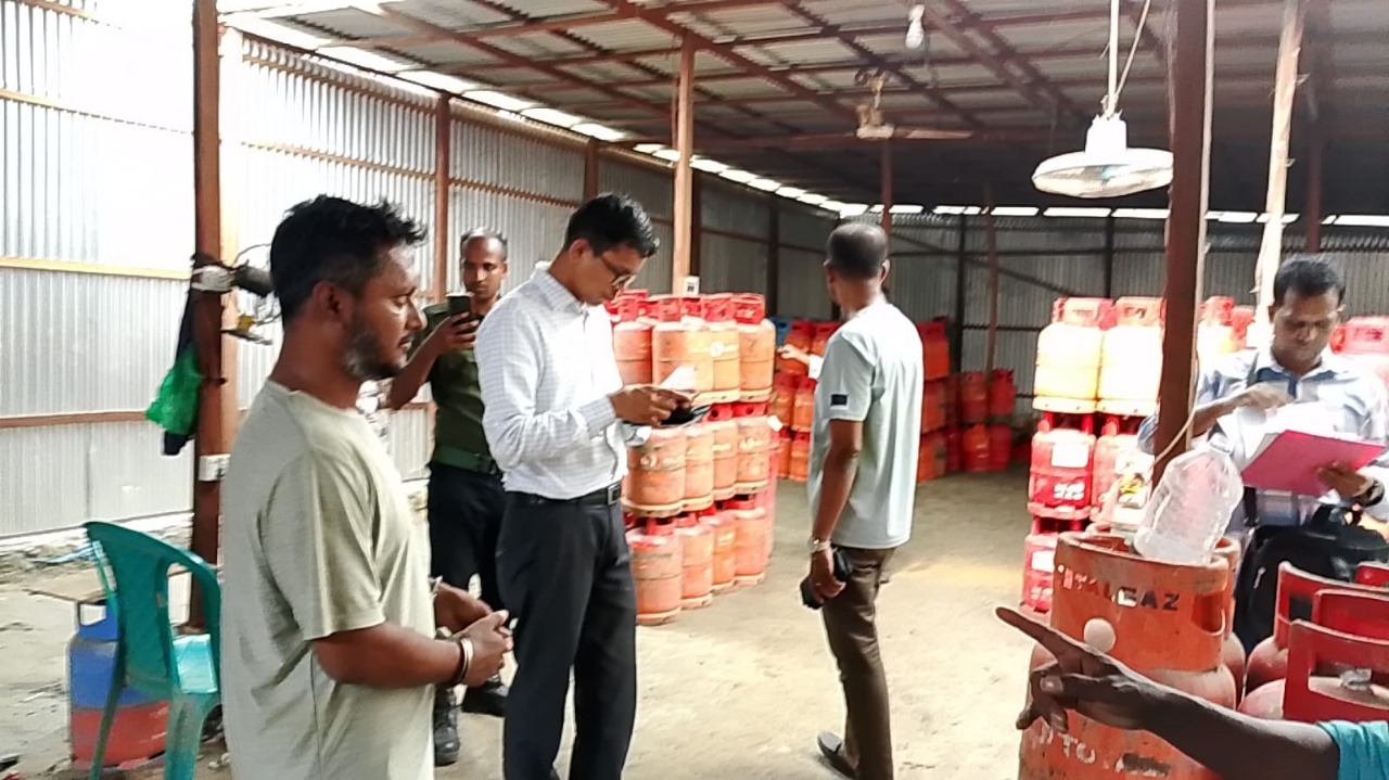 কুমিল্লায় গ্যাস সিলিন্ডার থেকে গ্যাস চুরি, জরিমানাদুই লাখ