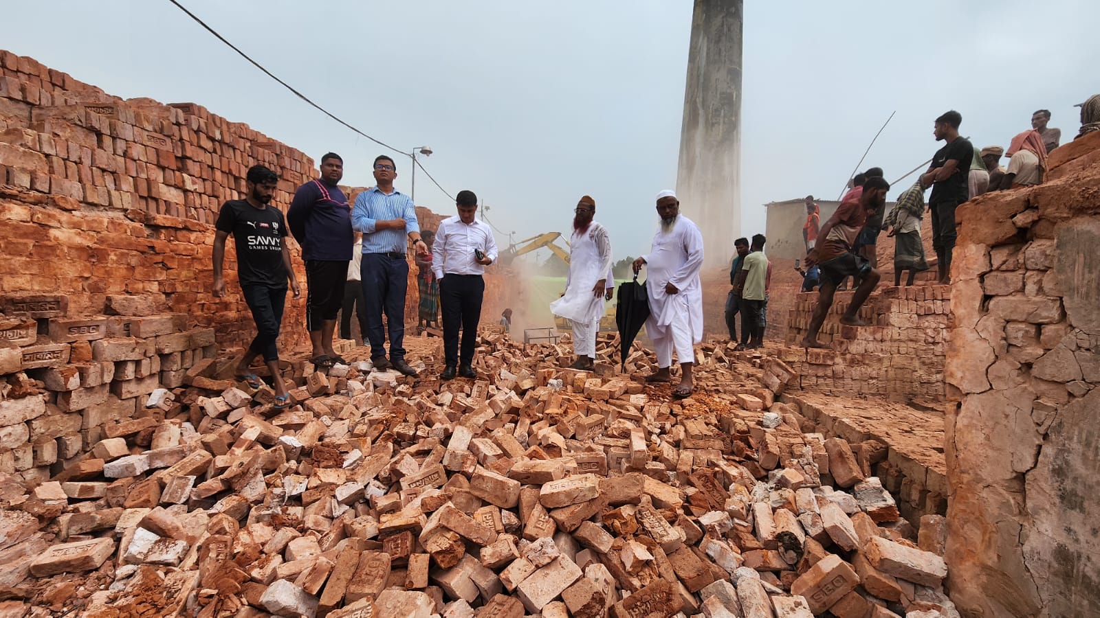 মুরাদনগরে অবৈধ ইটভাটার বিরুদ্ধে প্রশাসনের অভিযান