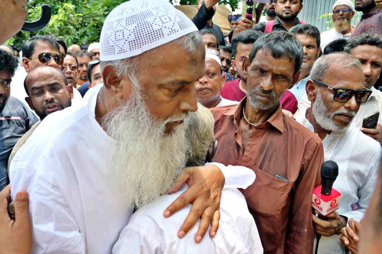 মুরাদনগরে নির্যাতিত সেই নারীর বাড়িতে বিএনপি নেতা কায়কোবাদ