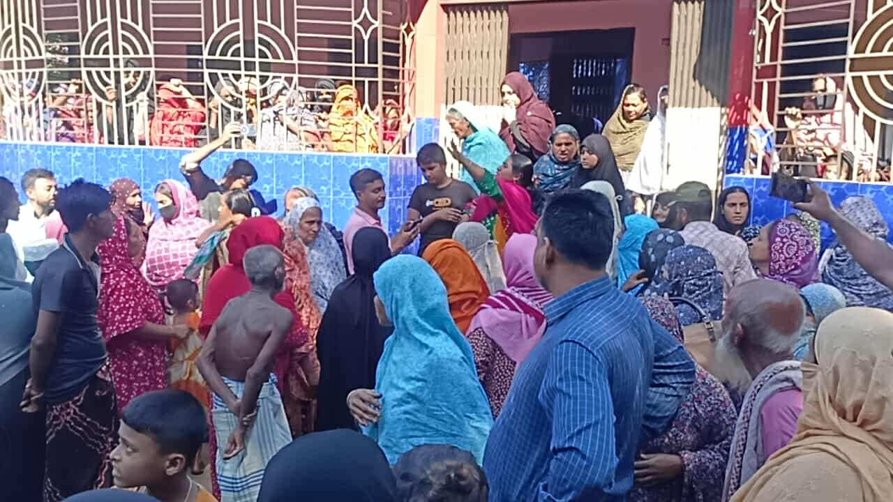 কুমিল্লায় মা ও ভাইকে কুপিয়ে হত্যা