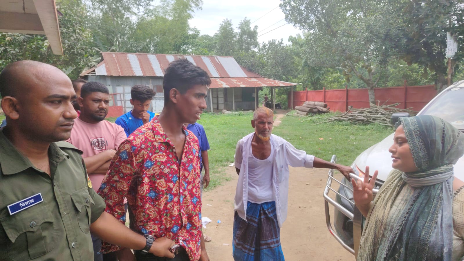 ব্রাহ্মণপাড়ায় অবৈধ ড্রেজারে মাটি উত্তোলন ও সড়কে যানযট সৃষ্টির অপরাধে ২ ব্যক্তিকে অর্থদণ্ড