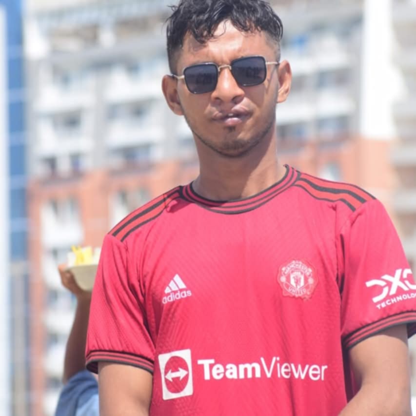 অটোরিকশা চার্জ দিতে গিয়ে বিদ্যুৎস্পৃষ্ট হয়ে চালকের মৃত্যু