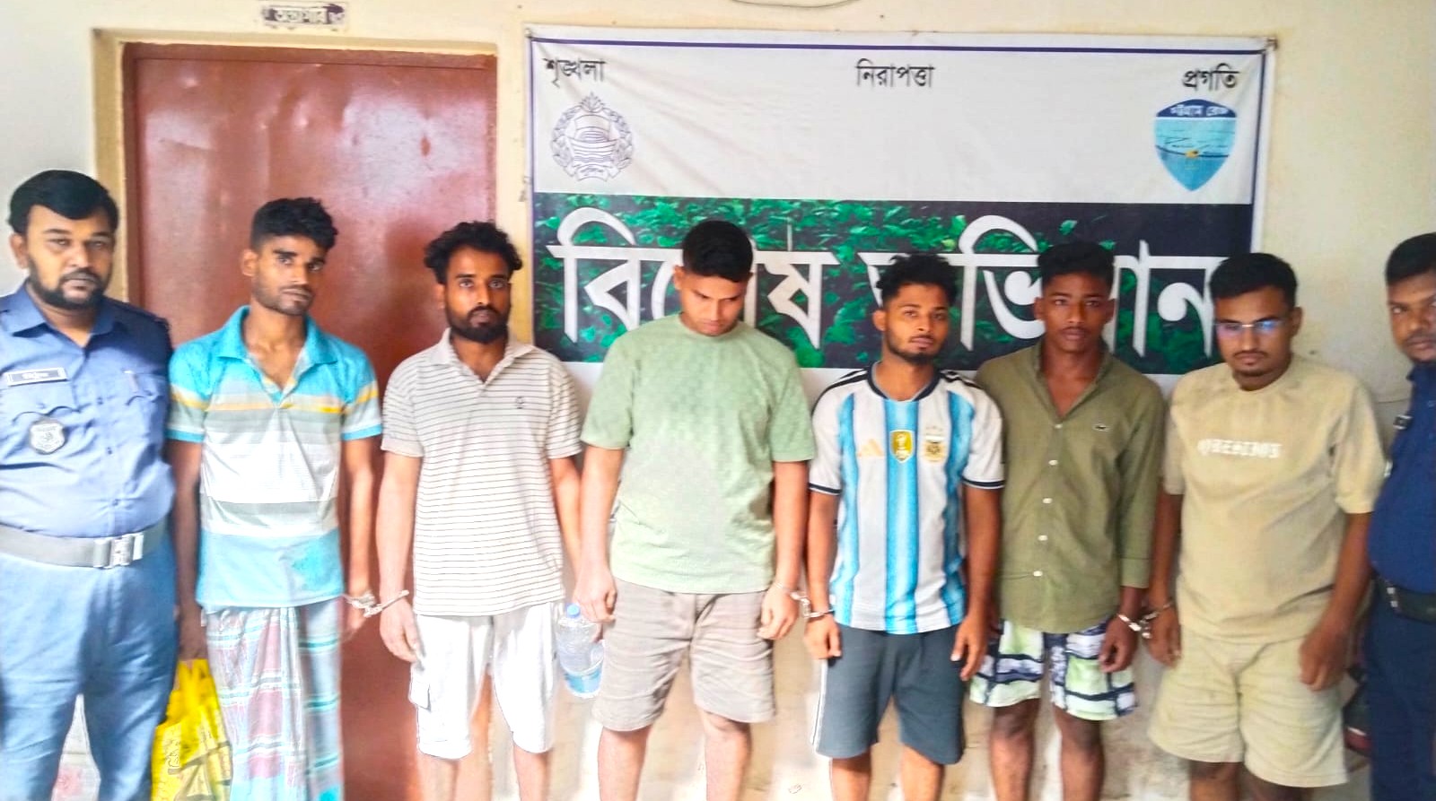 অপহরণের অভিযোগে দেবীদ্বারে ৫ যুবক গ্রেপ্তার