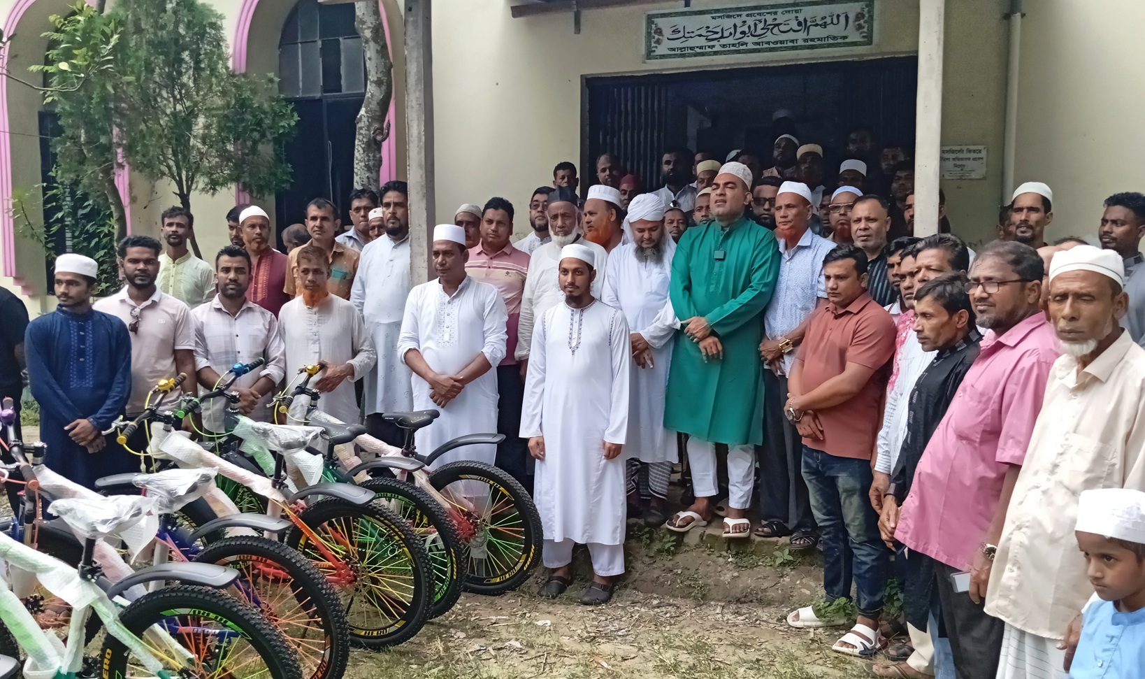 বুড়িচংয়ে বিএনপির প্রতিষ্ঠা বার্ষিকী উপলক্ষে মাদ্রাসার অর্ধশতাধিক মেধাবী শিক্ষার্থীদের মাঝে বাই-সাইকেল বিতরণ