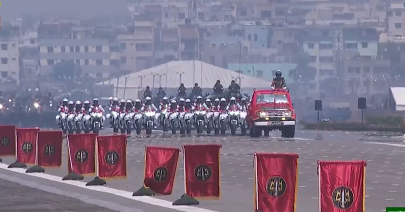 জাতীয় প্যারেড স্কয়ারে বর্ণাঢ্য কুচকাওয়াজ