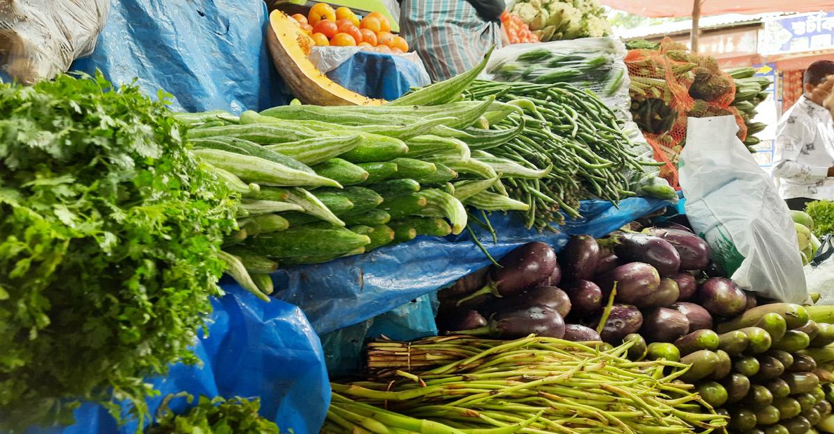 সব ধরনের সবজির দাম বেশি