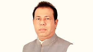 সাবেক প্রধানমন্ত্রী পিয়নের বিরুদ্ধে ১০০ কোটি টাকা পাচারের মামলা