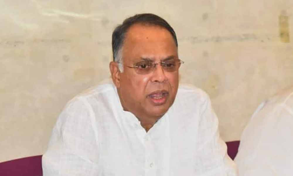 দেশে হঠাৎ বেড়েছে ডিজেল বিক্রি, পাচারের আশঙ্কা মন্ত্রীর