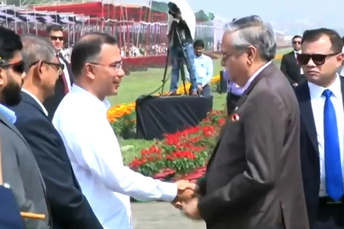 স্বাধীনতা দিবসের কুচকাওয়াজে রাষ্ট্রপতি ও প্রধানমন্ত্রী