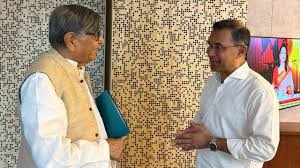 প্রধানমন্ত্রীর সঙ্গে অধ্যাপক আবদুল্লাহ আবু সায়ীদের সাক্ষাৎ