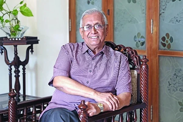 কিংবদন্তি হকি খেলোয়াড় ও সংগঠক আবদুস সাদেক মারা গেছেন