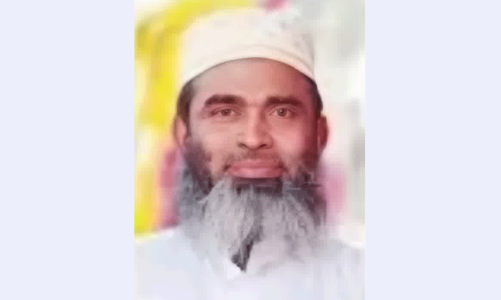 আজানের মধ্যে হৃদরোগে প্রাণ গেল মসজিদের ইমামের