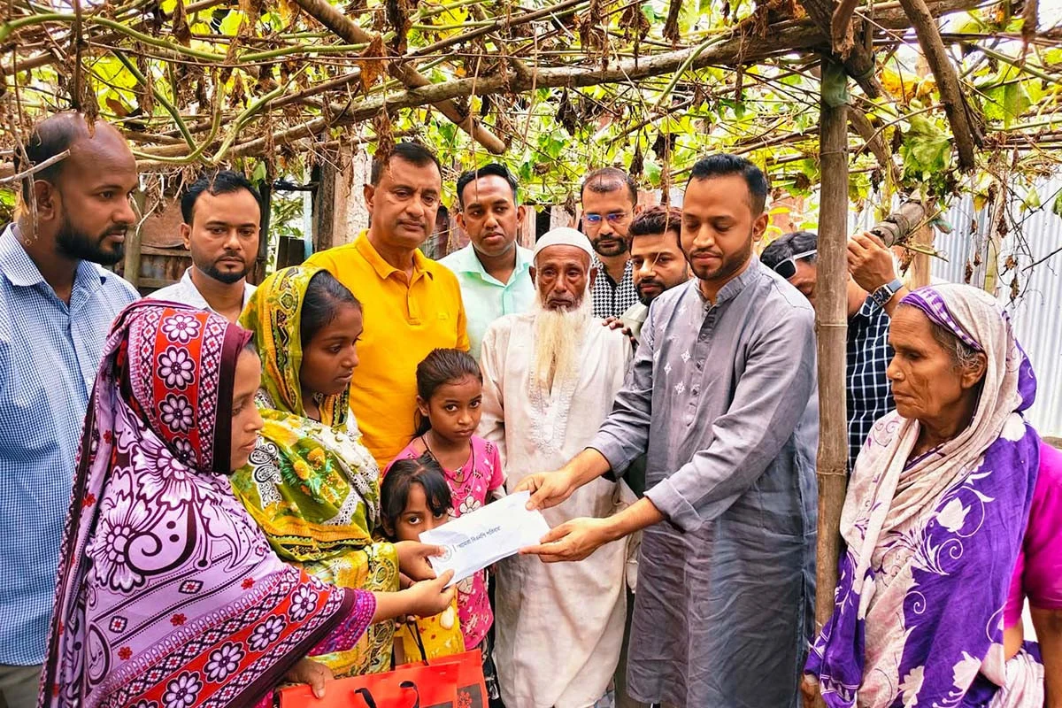 বাবা-মাকে হারানো এতিম পাঁচ কন্যার পাশে প্রধানমন্ত্রী