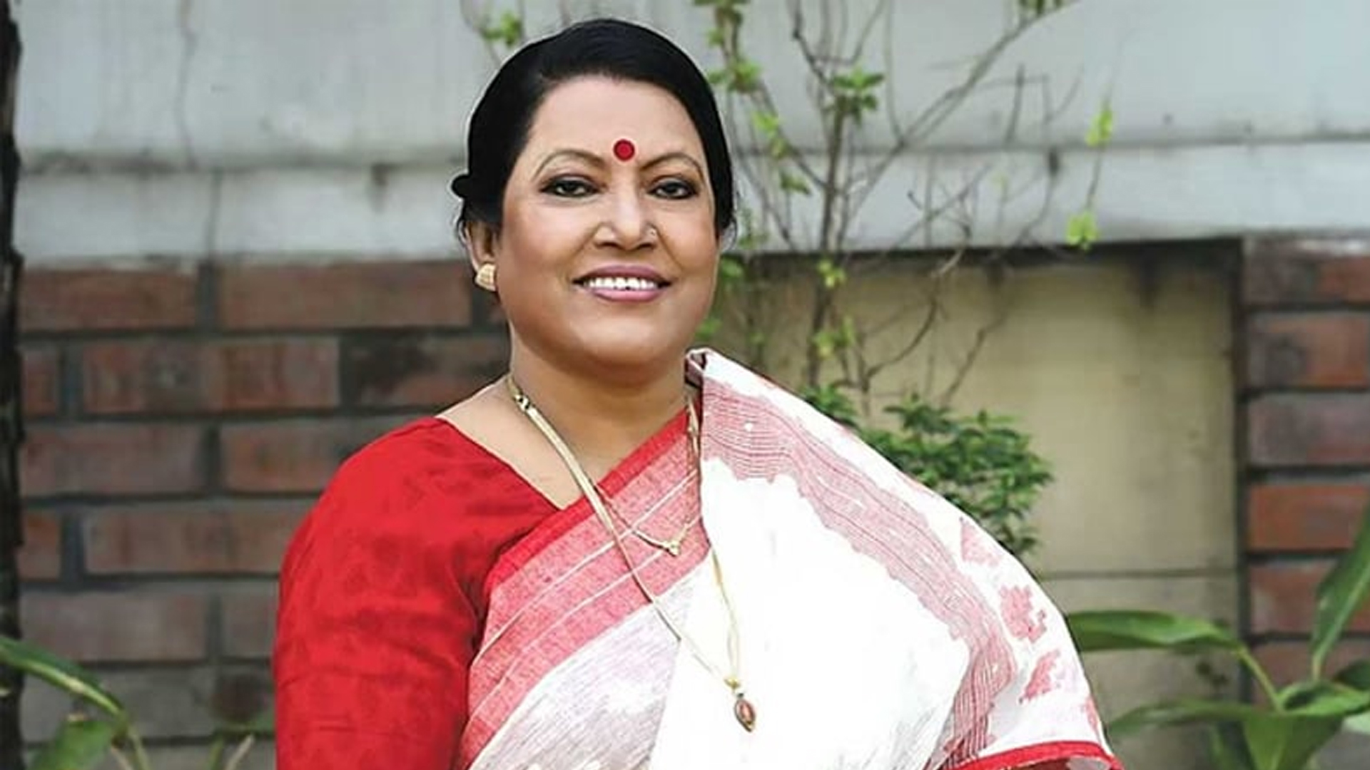 দেশবরেণ্য লালন সংগীতশিল্পী ফরিদা পারভীন লাইফ সাপোর্টে