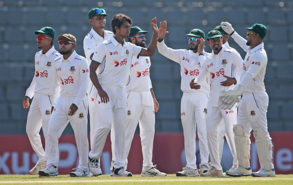 স্বস্তিতে দিন শেষ করলো টাইগাররা