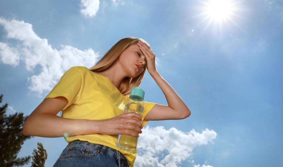 রোদে বের হলেই অস্থিরতা অনুভব হয়? জেনে নিন কারণ