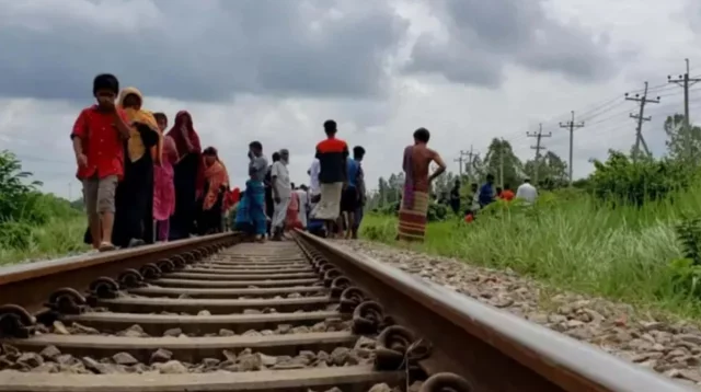 টাঙ্গাইলে ট্রেনে কাটা পড়ে নারী-শিশুসহ নিহত ৫