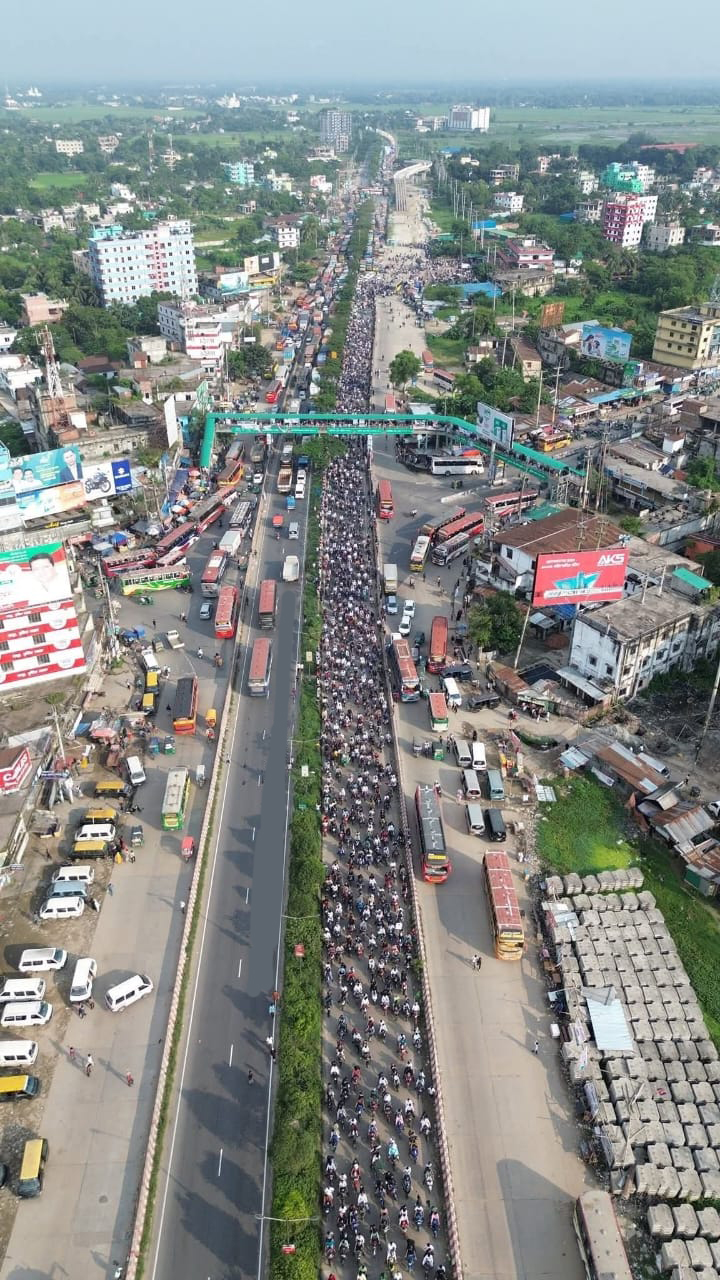 কুমিল্লা বিভাগ বাস্তবায়নের দাবিতে ঢাকা-চট্টগ্রাম মহাসড়কে হোন্ডা র‌্যালি