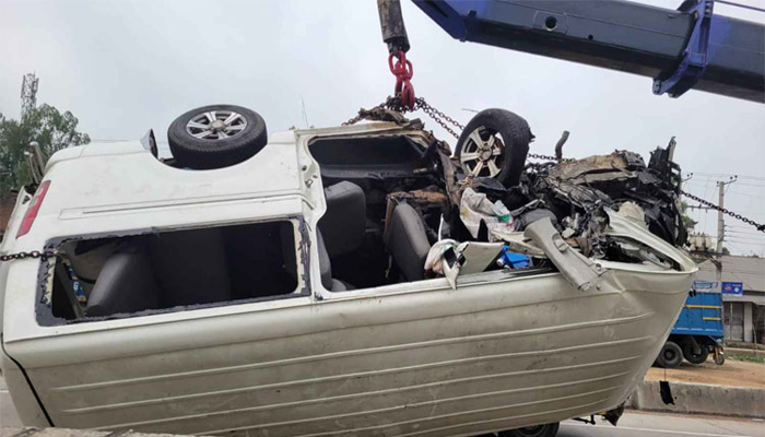 বগুড়ায় মাইক্রোবাসের সিলিন্ডার বিস্ফোরণে চালকসহ নিহত ৩