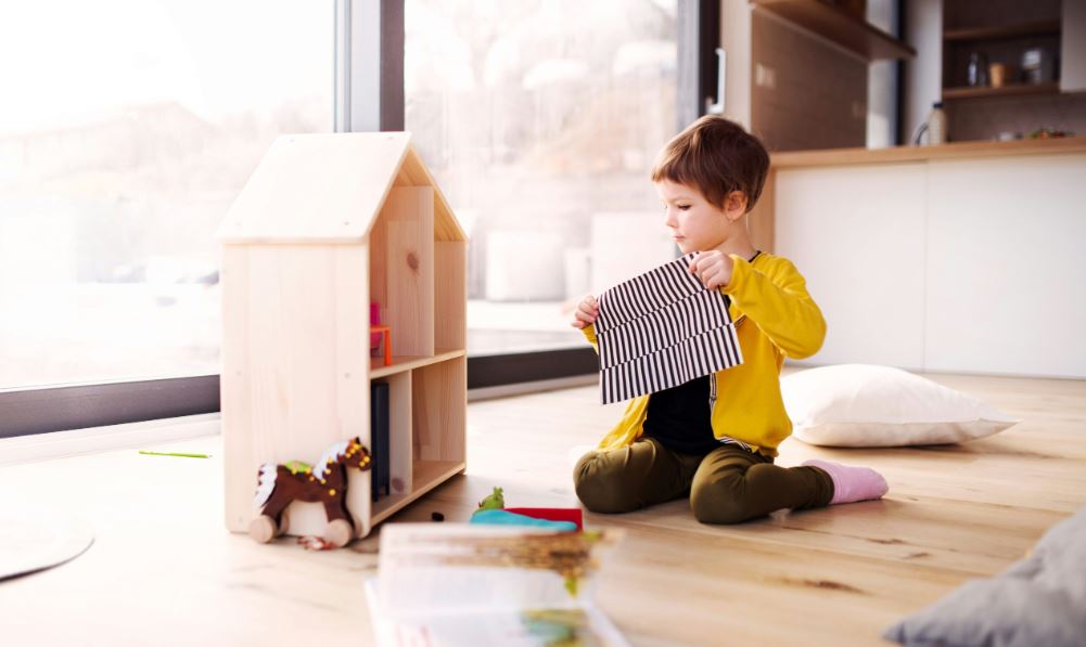 শিশুর সৃজনশীলতা বাড়াতে তাকে একা থাকতে দিন