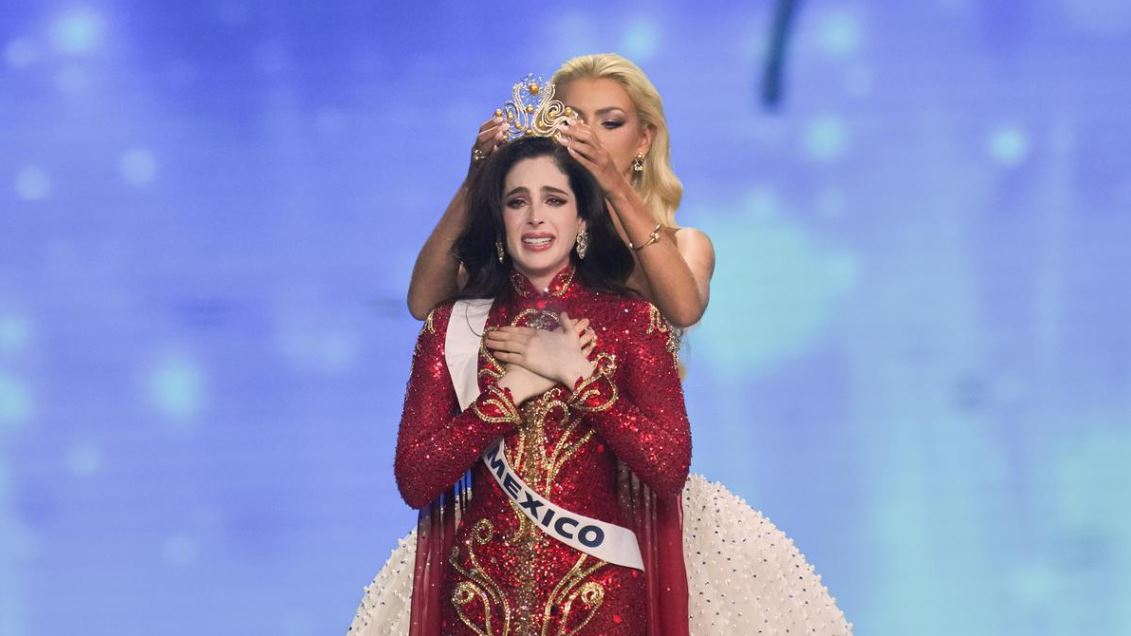 সেই ফাতিমার মাথায়ই উঠল মিস ইউনিভার্সের মুকুট