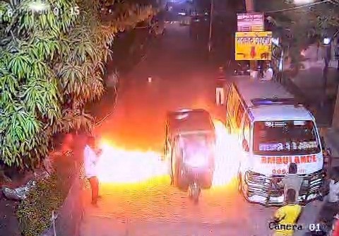 সিএনজিচালিত অটোরিকশার সিলিন্ডার বিস্ফোরণে দগ্ধ ৫