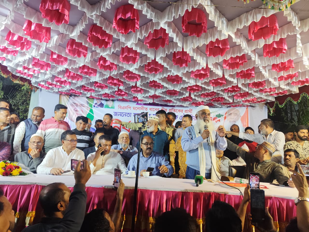 দেশি বিদেশি নানা চক্রান্তের মধ্যেও তারেক রহমান দল পরিচালনা করছেন: মনিরুল হক চৌধুরী