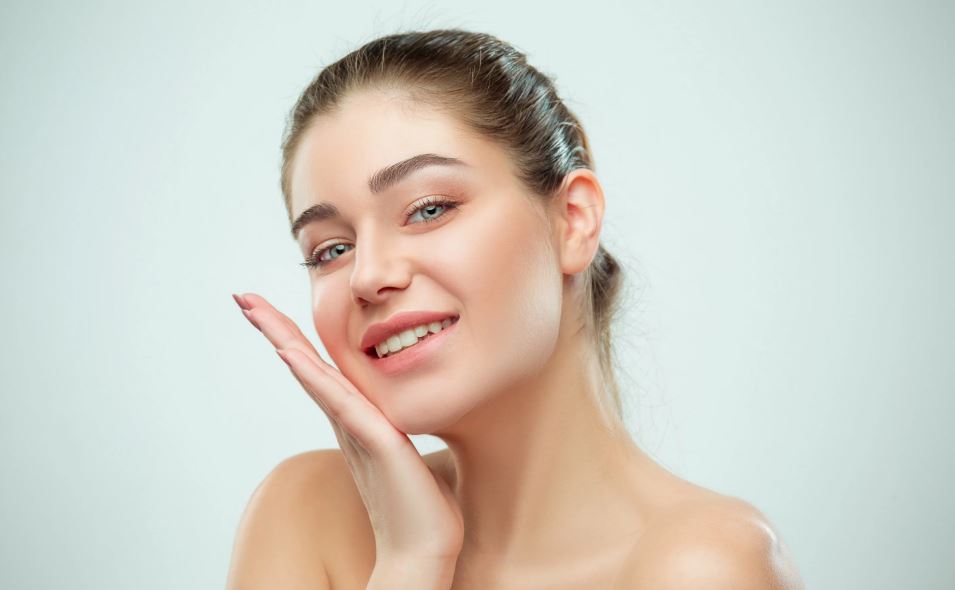 উজ্জ্বল ত্বক পেতে চান, ডায়েটে রাখুন এই ৩টি ম্যাজিক ফুড