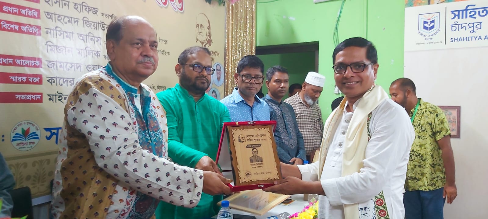 মোহাম্মদ নাসিরউদ্দীন সাহিত্য পুরস্কার পেলেন প্রাবন্ধিক-গবেষক মামুন সিদ্দিকী