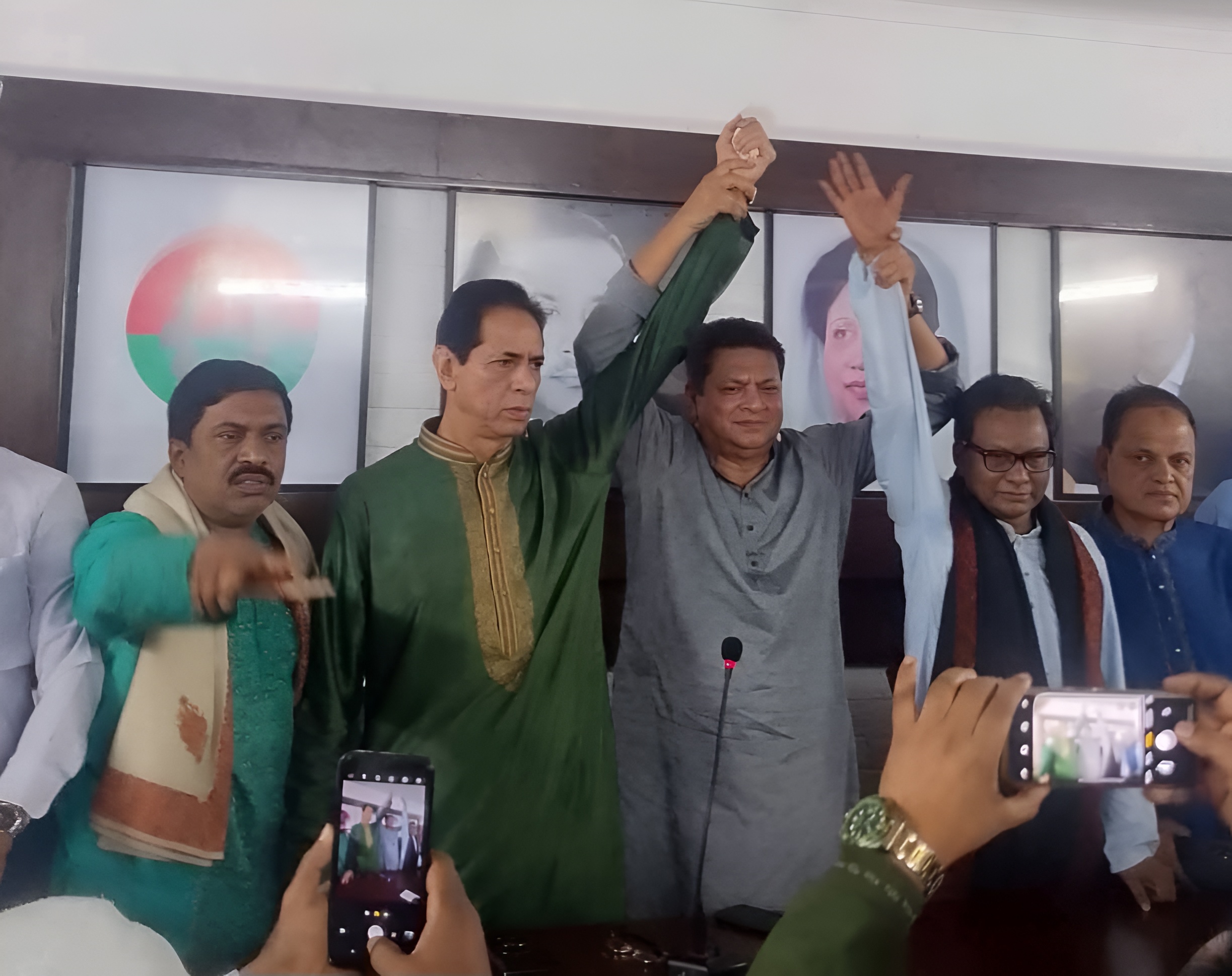 মোবাশ্বের ও গফুর ভূঁইয়াকে মিলিয়ে দিলেন জাকারিয়া তাহের সুমন