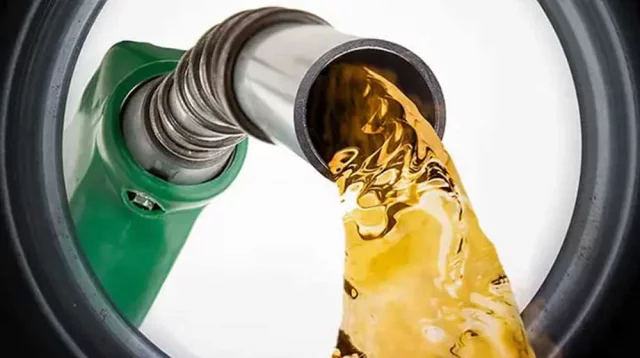 যেকোনো সময় দেশের সব পেট্রোল পাম্প বন্ধ হয়ে যেতে পারে