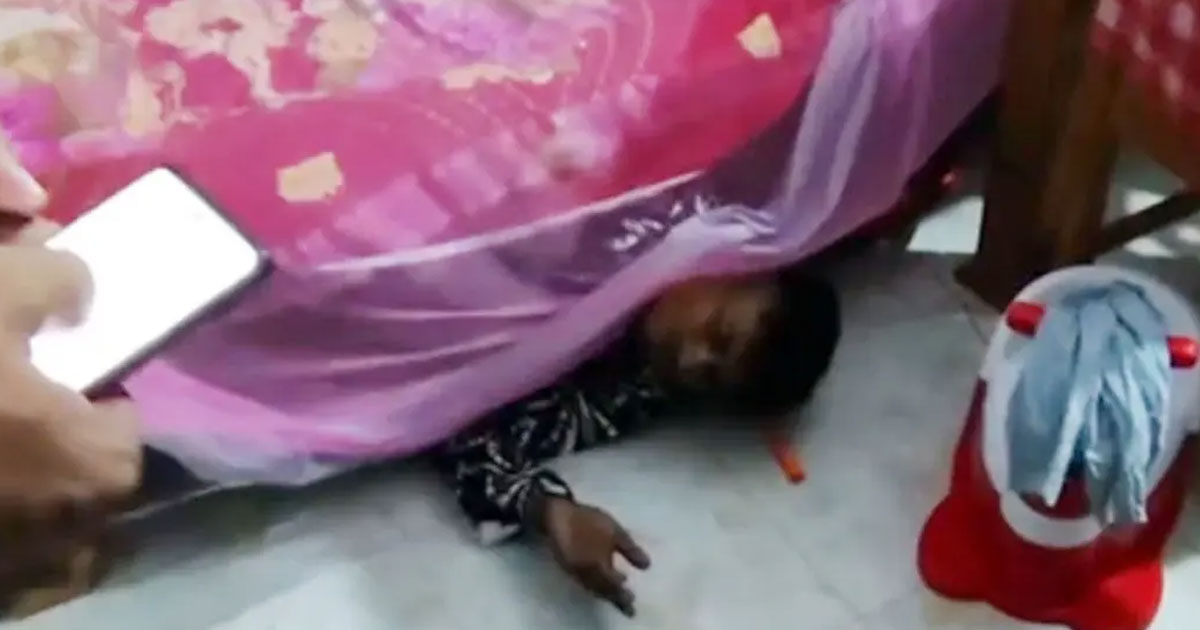 চুরি করতে গিয়ে খাটের নিচে ঘুমিয়ে পড়ল চোর