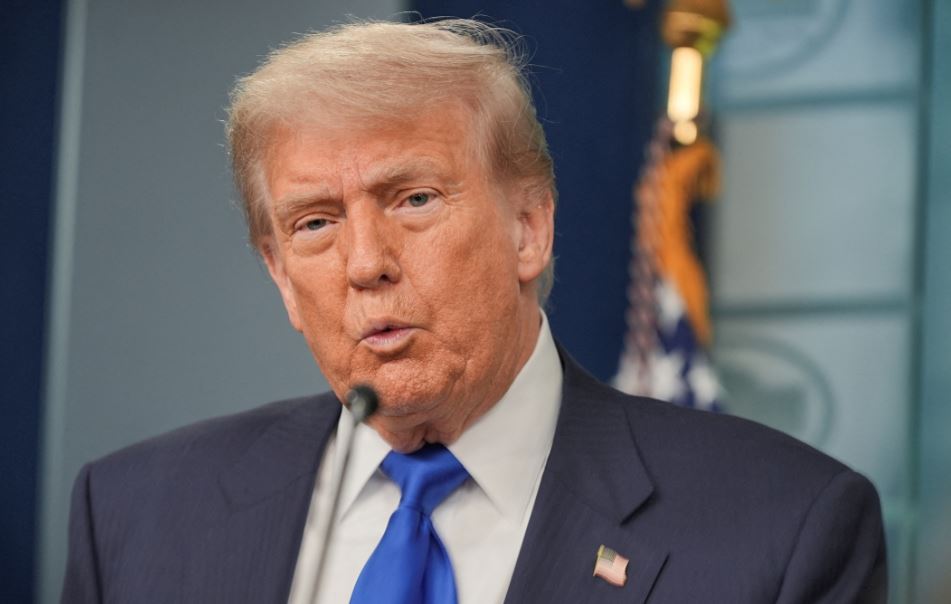 ফ্যাক্ট-চেকারদের ভিসা দেবে না যুক্তরাষ্ট্র