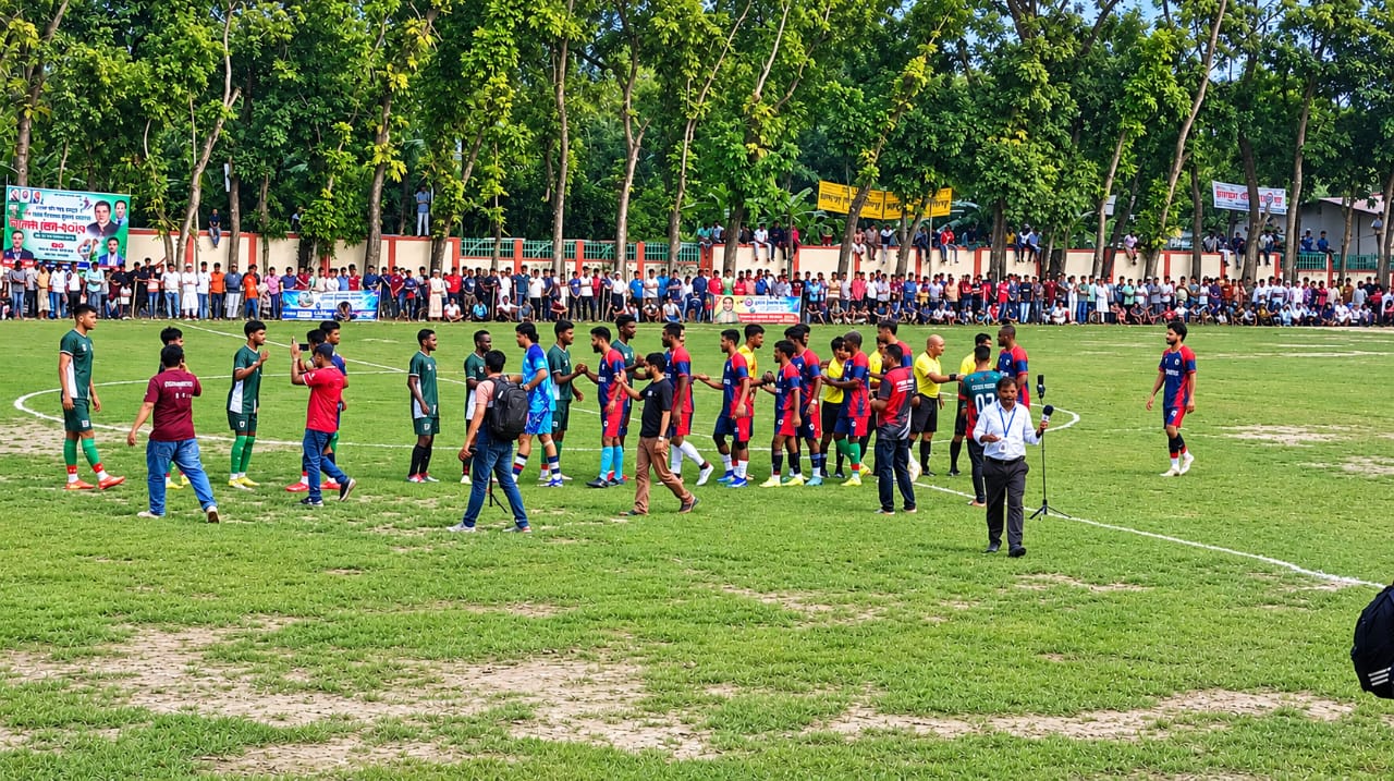 এ কে এম আবু তাহের স্মৃতি ফুটবল টুর্নামেন্টের ফাইনালে চান্দিনা উপজেলা