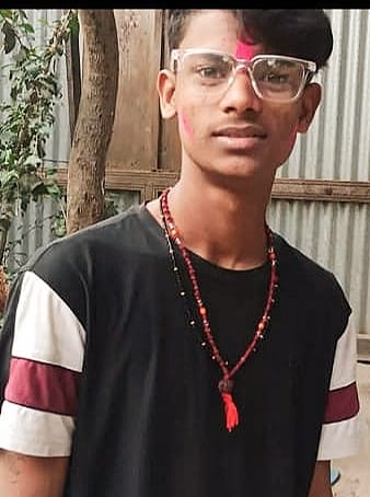 হোমনায় অটোরিকশা চালককে গলা কেটে হত্যা