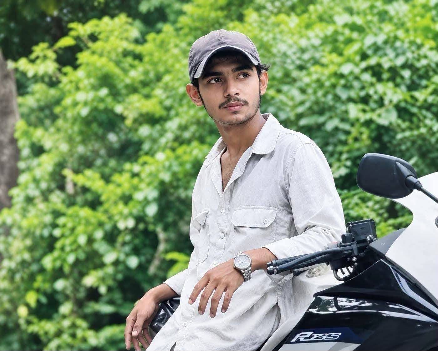 অপ্রতিম হত্যায় জড়িত সন্দেহে লালমাই পাহাড়ের সানন্দা গ্রামের তুহিন আটক