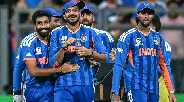 ফাইনালের উইকেটে নতুন কৌশল ভারতের