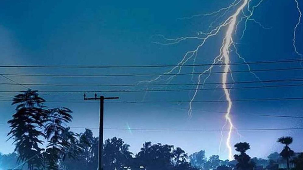 হোমনায় বজ্রপাতে ৩ জনের মৃত্যু
