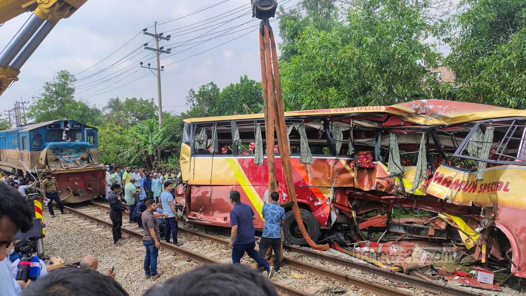 সেই রাতে রেলগেটে হেলাল ও মেহেদীর স্থলে দায়িত্বে ছিলেন অন্য দুইজন!