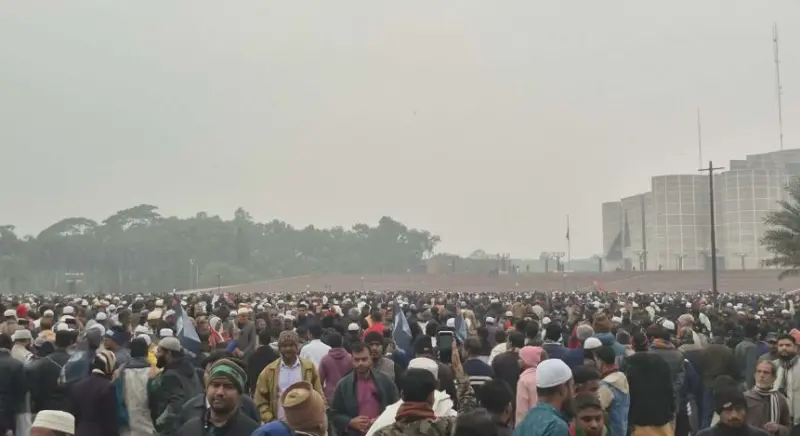 কিছুক্ষণ পরই খালেদা জিয়ার জানাজা, সর্বস্তরের মানুষের ঢল সংসদ ভবন এলাকায়